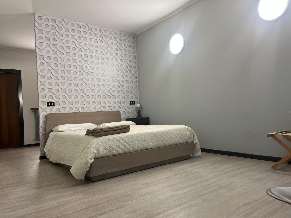 Flatmilan Hotel แชร์นุสโก ซุล นาวีโญ ภายนอก รูปภาพ